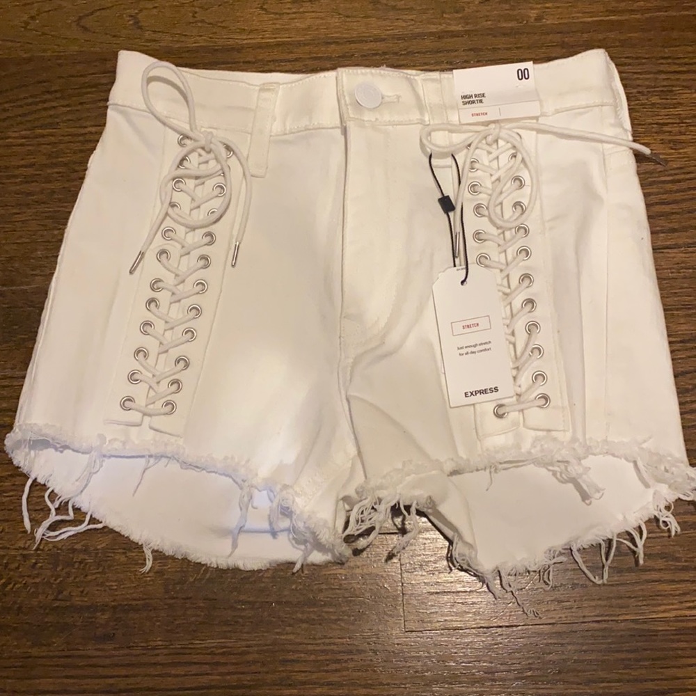 White Jean shorts with shoe lace design down front